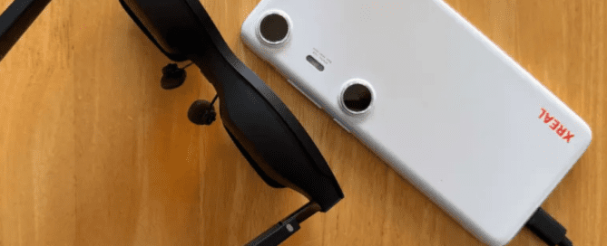 XREAL Beam Pro แว่นตาอัจฉริยะ XREAL Beam Pro ดีไซน์ทันสมัย มีจอแสดงผลเสมือนในเลนส์ใส พร้อมระบบเสียงคุณภาพสูง สำหรับรับชมเนื้อหามัลติมีเดียแบบพกพา