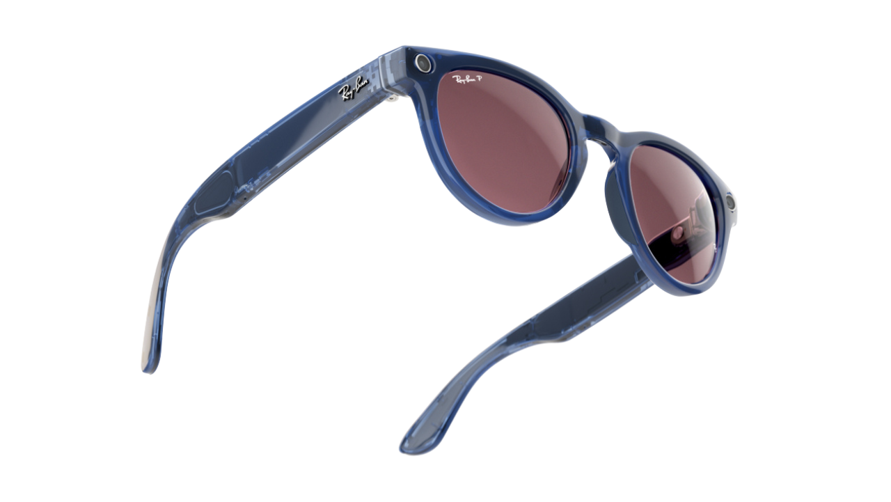 Ray-Ban Ray-Ban "เผยวิธีแอบถ่ายแฟนแบบเนียนๆ ด้วย Ray-Ban Smart Glasses! (แต่อย่าลืมขออนุญาตก่อนนะ 😉)"