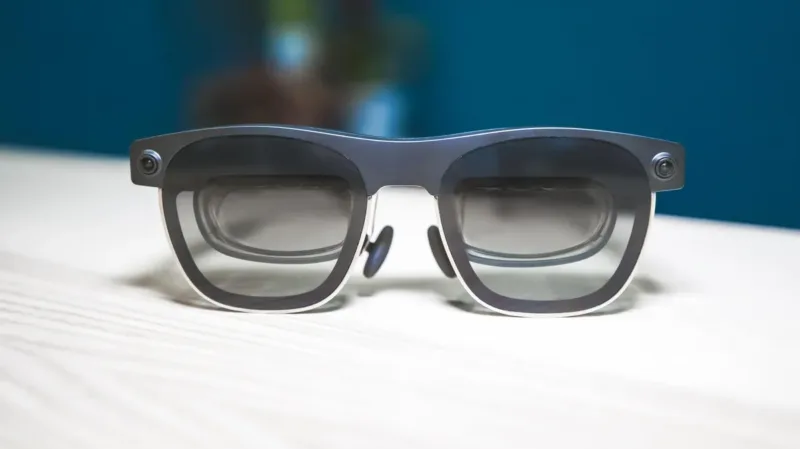 Xreal Air 2 Ultra AR Glasses – Sleek and Immersive แว่นตา AR XREAL Air 2 Ultra สีดำ ดีไซน์ทันสมัย กรอบบาง น้ำหนักเบา มีเลนส์โปร่งใสและขาแว่นที่มีพอร์ต USB-C ให้ภาพคมชัดระดับ 1080p ต่อตา มุมมอง 46 องศา เหมาะสำหรับการใช้งานด้านเกมและการเพิ่มประสิทธิภาพการทำงาน